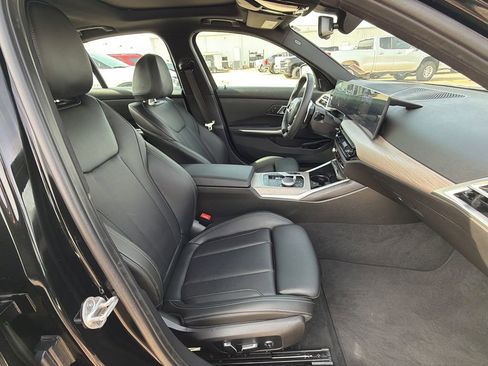 Used 2025 BMW 330i xDrive Sedan image 11