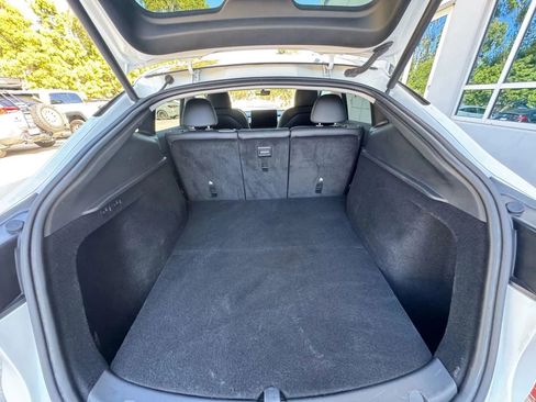 Used 2023 Tesla Model Y Long Range image 31