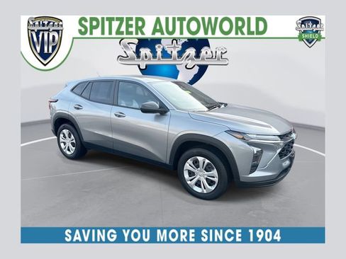 Used 2024 Chevrolet Trax LS image 1