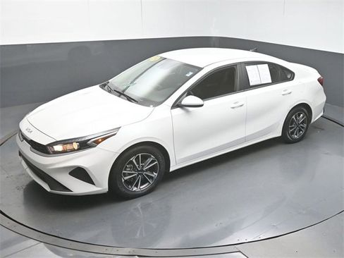 Used 2024 Kia Forte LXS image 41