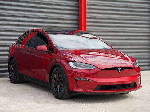 Used 2023 Tesla Model X Plaid image 7