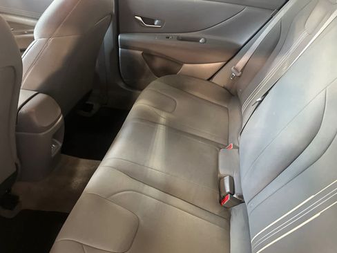 Used 2024 Hyundai Elantra SEL FWD image 5