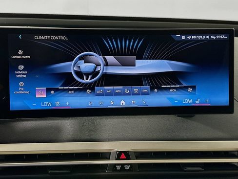 Used 2024 BMW iX xDrive50 w/ Premium Package AWD/4WD image 16