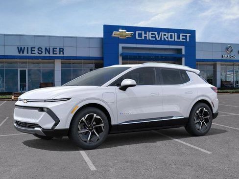 New 2025 Chevrolet Equinox EV LT image 2