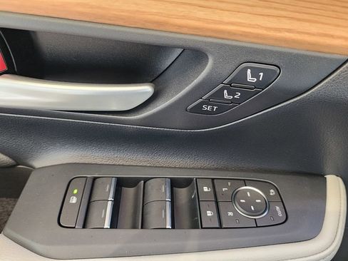 Used 2026 Toyota Grand Highlander AWD image 11