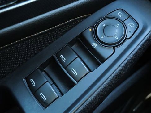 Used 2018 Chevrolet Traverse Premier AWD/4WD image 19