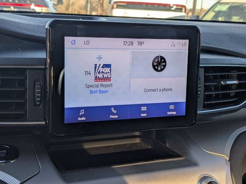 Used 2022 Ford Explorer XLT w/ Equipment Group 202A image 16