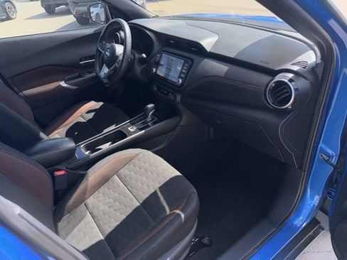 Used 2023 Nissan Kicks SR FWD image 19