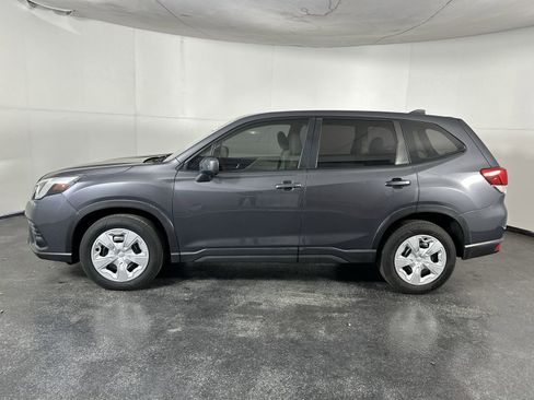 Used 2022 Subaru Forester AWD/4WD image 5