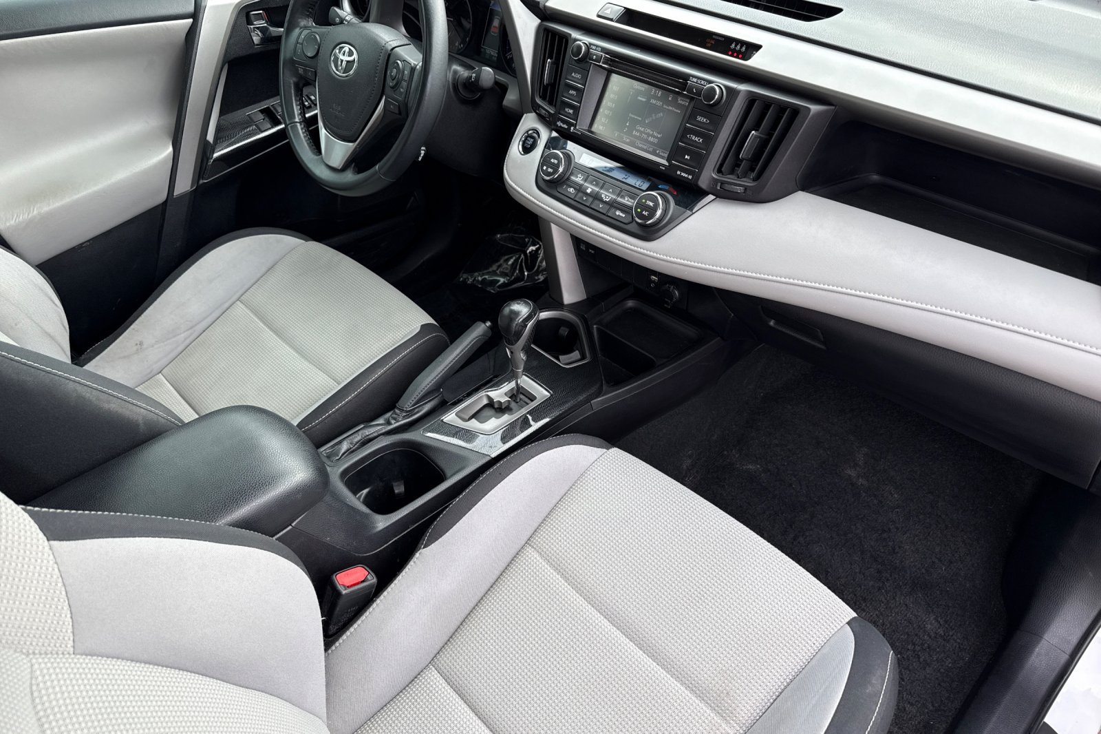 Used 2018 Toyota RAV4 Adventure FWD image 16