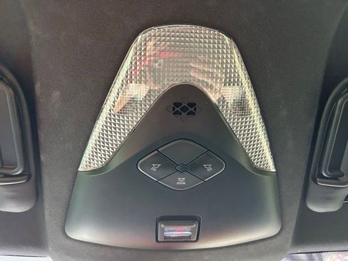 Used 2020 Toyota C-HR XLE image 26