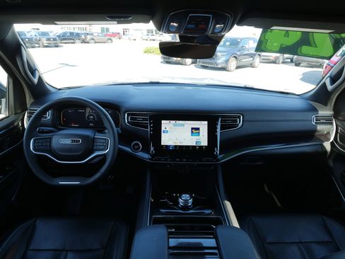 Used 2024 Jeep Wagoneer L 4WD image 20