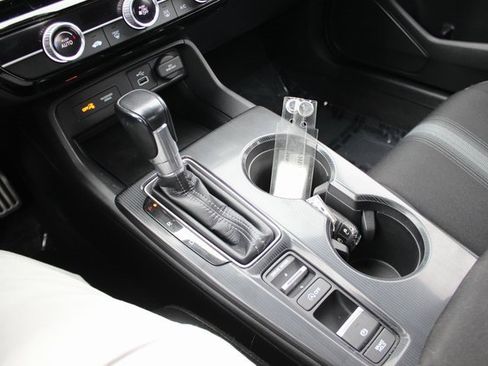 Used 2022 Honda Civic Sport image 10