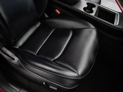 Used 2021 Tesla Model Y Long Range image 17