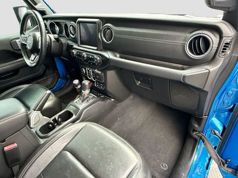 Used 2021 Jeep Wrangler Unlimited Sahara AWD/4WD image 32
