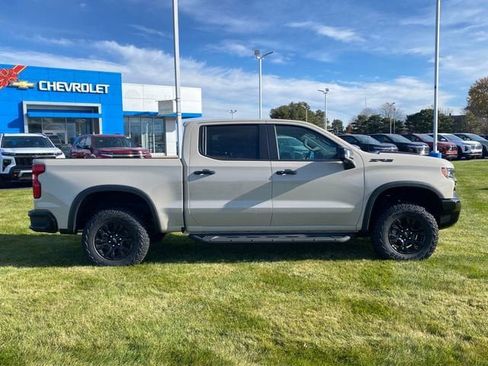 New 2026 Chevrolet Silverado 1500 ZR2 w/ Dark Appearance Package image 8