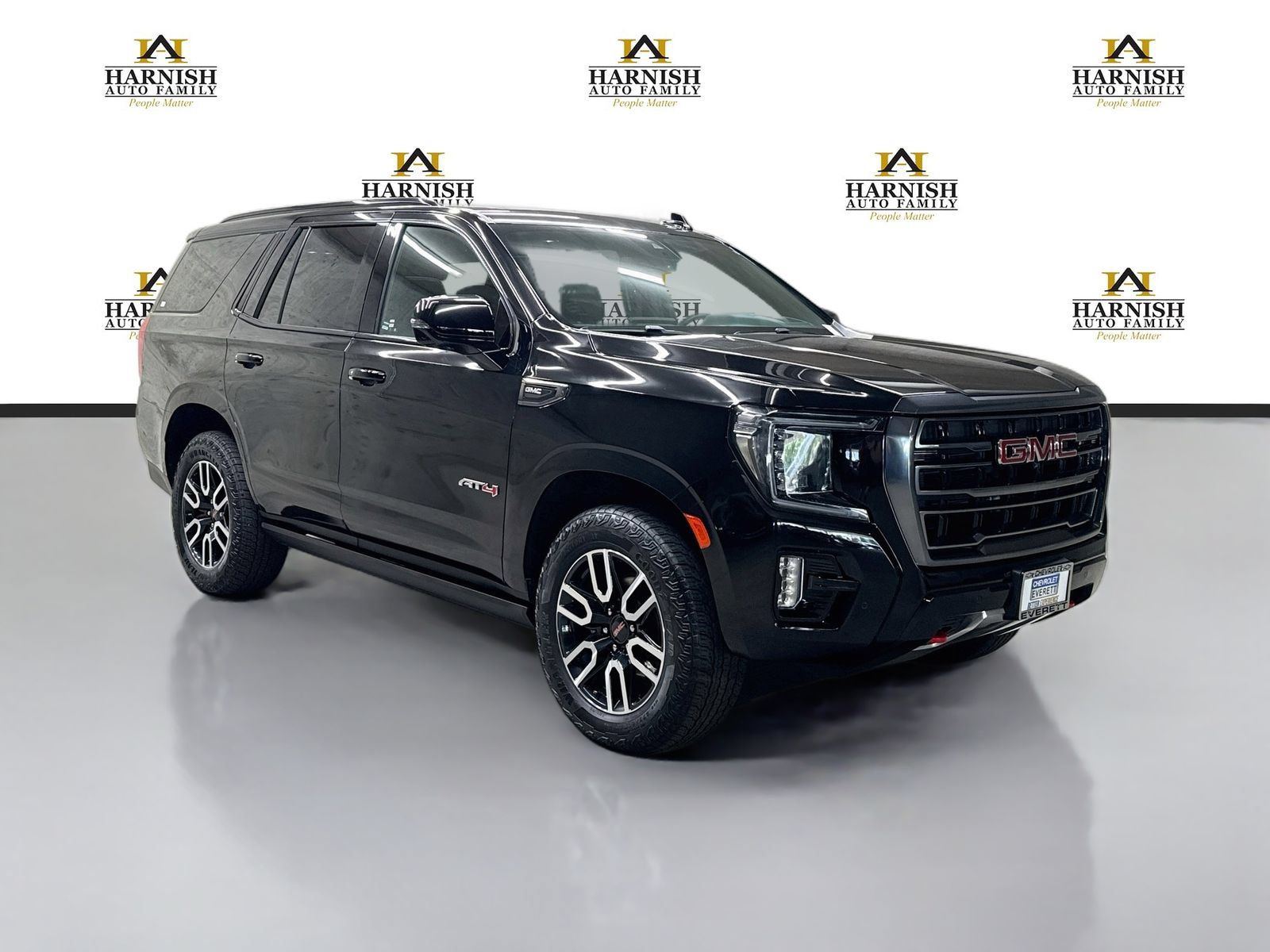 Used 2023 GMC Yukon AT4 w/ AT4 Premium Package AWD/4WD image 3