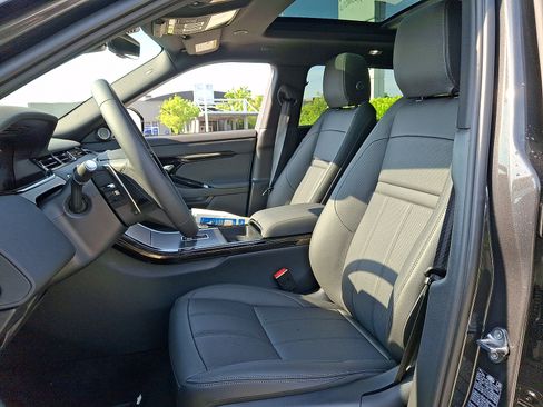 New 2026 Land Rover Range Rover Evoque Hoxton AWD/4WD image 3
