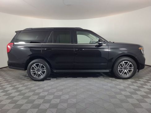 Used 2025 Ford Expedition Active image 2