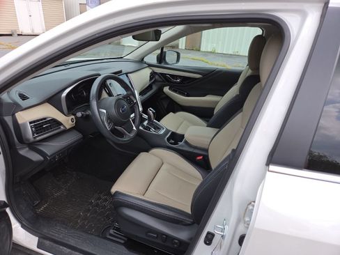 Used 2025 Subaru Outback Limited AWD/4WD image 11