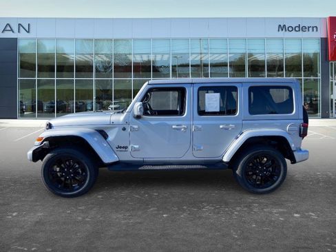 Used 2022 Jeep Wrangler Unlimited Sahara AWD/4WD image 7