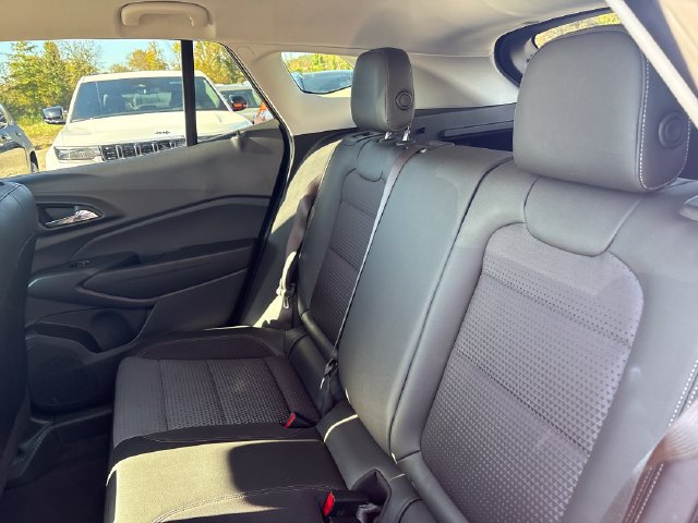 Used 2025 Chevrolet Trax LT FWD image 22