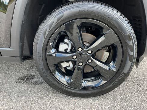 New 2025 Jeep Grand Cherokee Limited w/ Black Appearance Package image 35