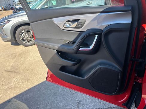 Used 2025 Chevrolet Blazer LT image 18