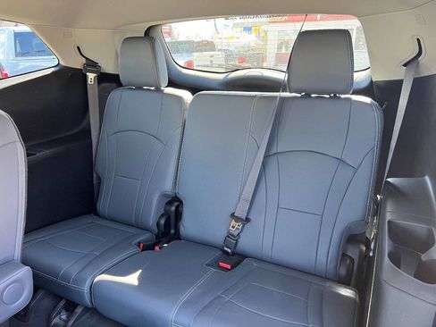 Used 2019 Buick Enclave Premium image 16