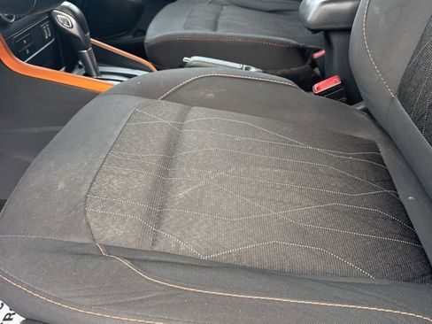 Used 2021 Ford EcoSport SE w/ SE Convenience Package image 12