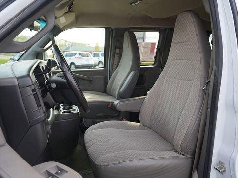 Used 2017 Chevrolet Express 2500 LS RWD image 12