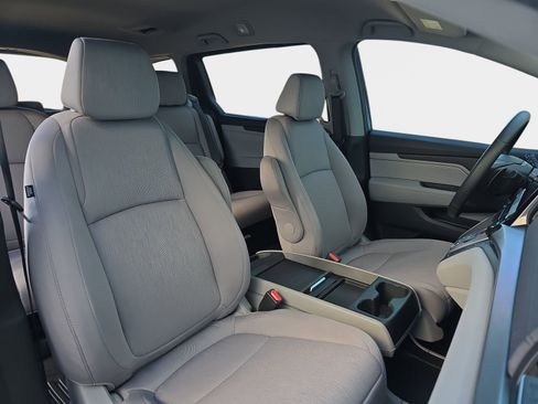 Certified 2024 Honda Odyssey EX image 12