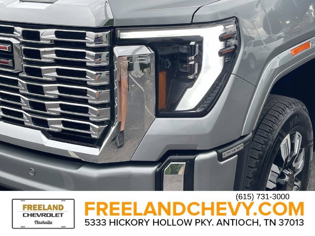 Used 2024 GMC Sierra 2500 Denali w/ Denali Reserve Package AWD/4WD image 10