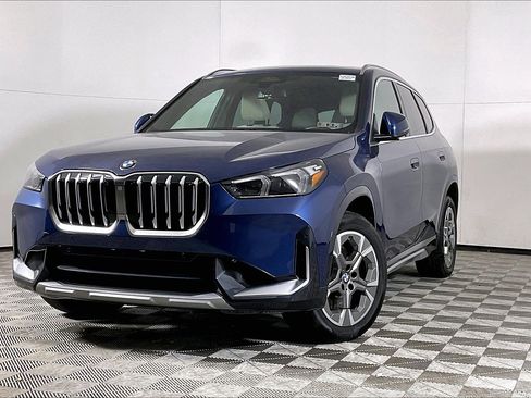 Certified 2025 BMW X1 xDrive28i w/ Convenience Package image 2
