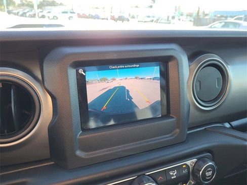 Used 2021 Jeep Gladiator Sport image 26