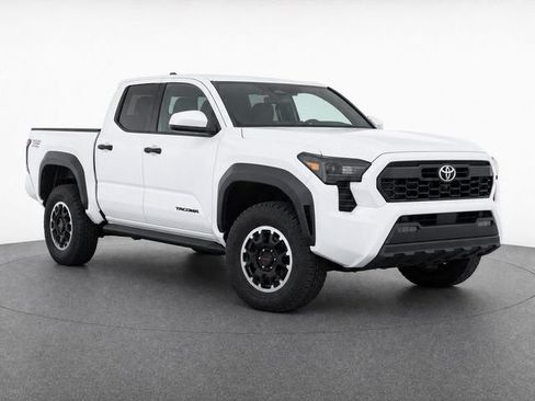 Used 2025 Toyota Tacoma TRD Off-Road AWD/4WD image 1