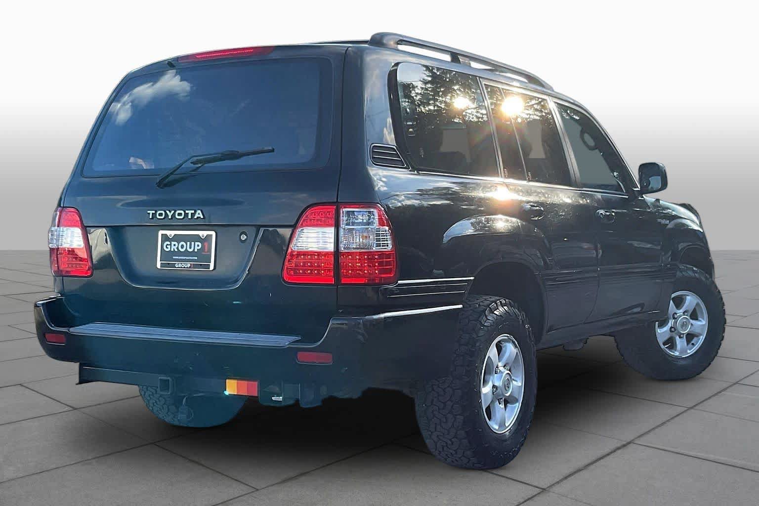 Used 1999 Toyota Land Cruiser w/ Leather Trim Pkg AWD/4WD image 12