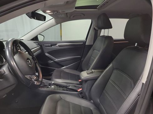Used 2018 Volkswagen Passat 2.0T SE image 12