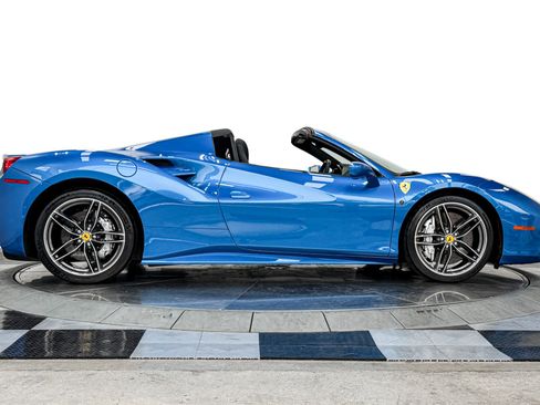 Used 2018 Ferrari 488 Spider RWD image 37