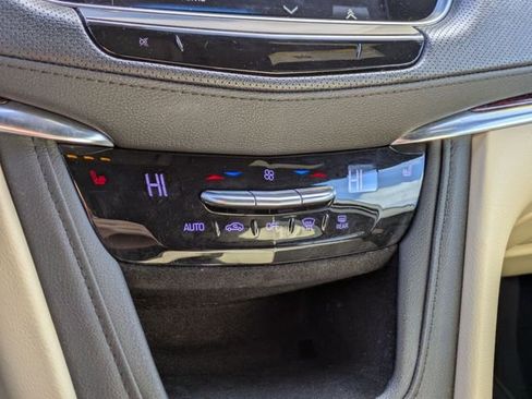Used 2019 Cadillac XT5 Luxury image 24