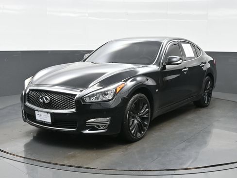 Used 2016 INFINITI Q70 3.7 AWD/4WD image 1