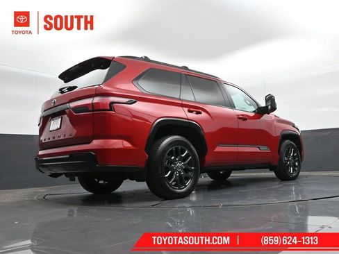 Used 2023 Toyota Sequoia Platinum AWD/4WD image 34