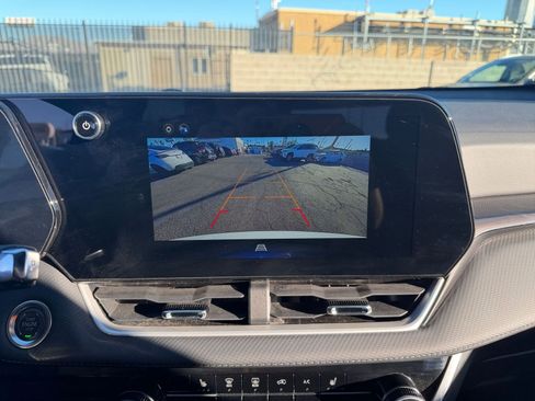 Used 2025 Chevrolet Equinox LT image 17