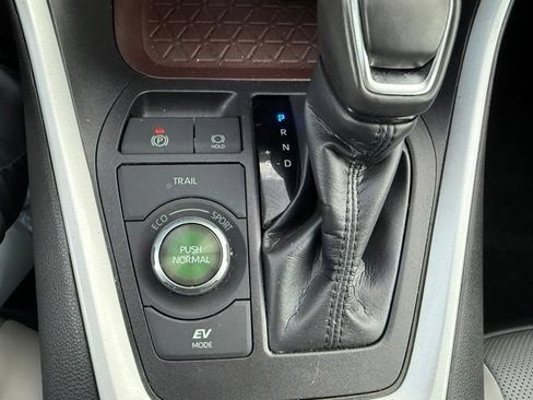 Used 2024 Toyota RAV4 Limited AWD/4WD image 25