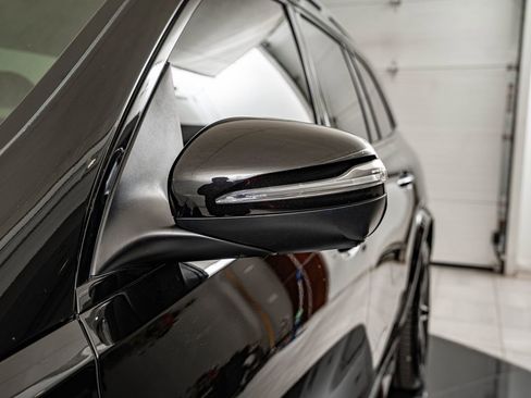Used 2024 Mercedes-Benz GLS 450 4MATIC image 9