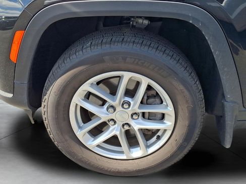Used 2025 Jeep Grand Cherokee L Laredo AWD/4WD image 7