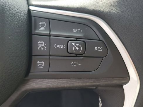 New 2025 Jeep Grand Cherokee Limited image 31