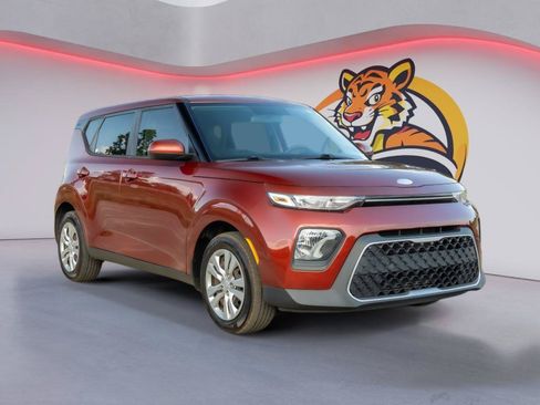 Used 2020 Kia Soul LX FWD image 3
