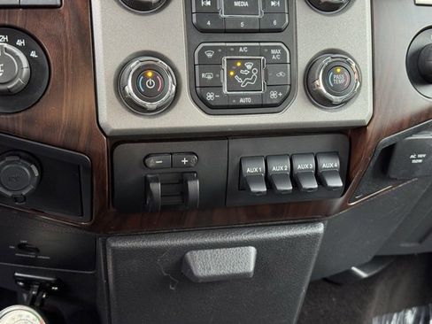 Used 2015 Ford F250 Lariat w/ Chrome Package image 15