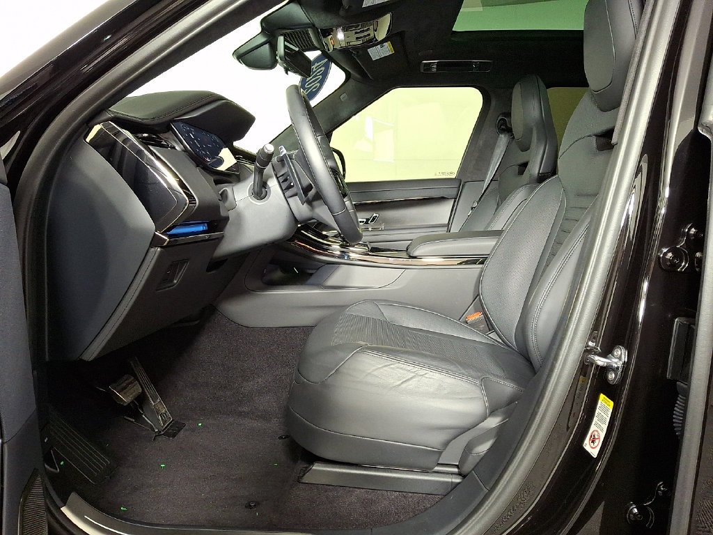 Used 2024 Land Rover Range Rover Sport AWD/4WD image 15